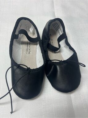 Freestyle Kids Black Ballet Flats with Elastic Strap